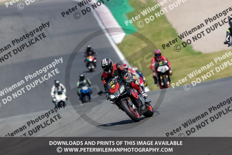 donington no limits trackday;donington park photographs;donington trackday photographs;no limits trackdays;peter wileman photography;trackday digital images;trackday photos